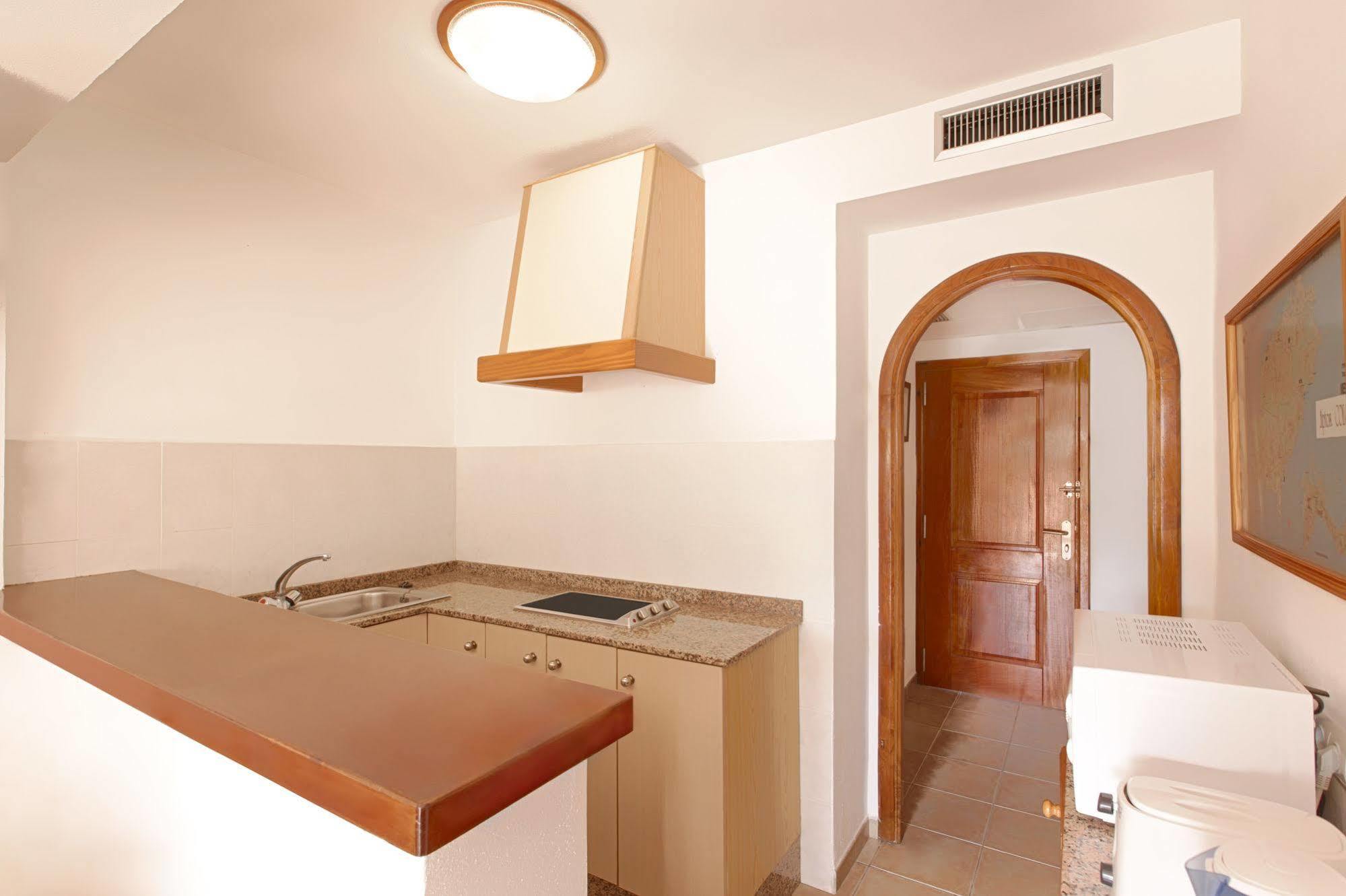 Apartamentos Colomar Santa Eularia des Riu Ngoại thất bức ảnh